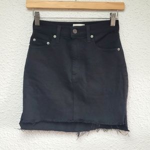 Wilfred Free Raw Hem Black Denim Mini Skirt; Size 0